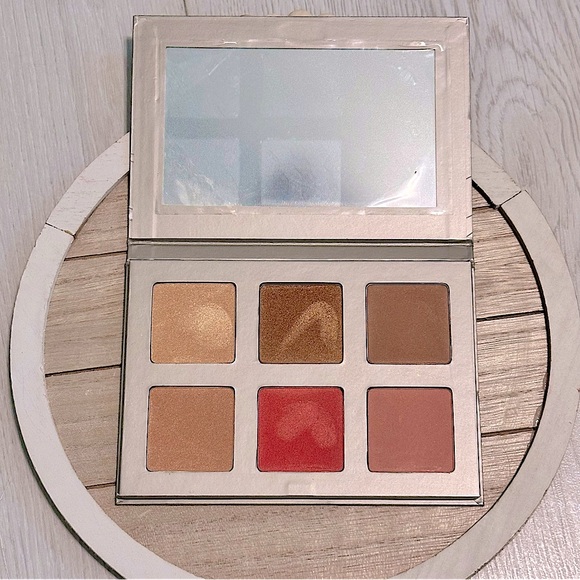 NEW-ICONIC LONDON  Blaze Chaser Face Palette - Picture 2 of 7